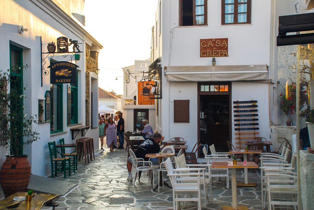 ΚΥΘΝΟΣ- Ένα κυκλαδικό όνειρο
Ο γλύπτης Νίκος Κλάδης